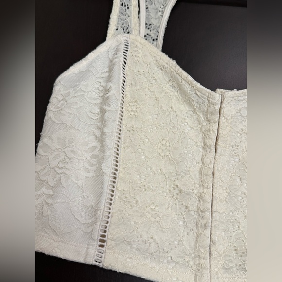 KIMCHI BLUE Lace Cream Crop Top - Picture 3 of 7